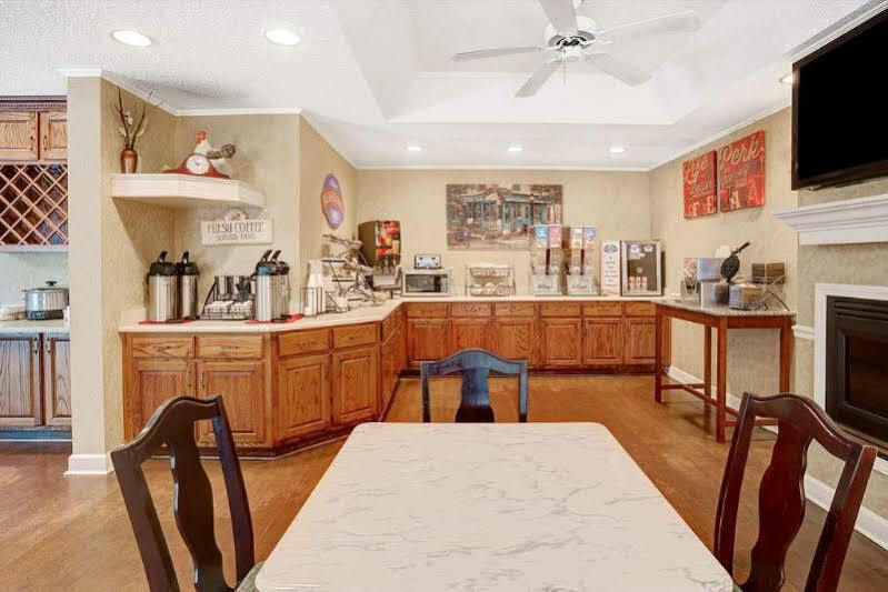 Baymont By Wyndham Jacksonville/Butler Blvd Εξωτερικό φωτογραφία